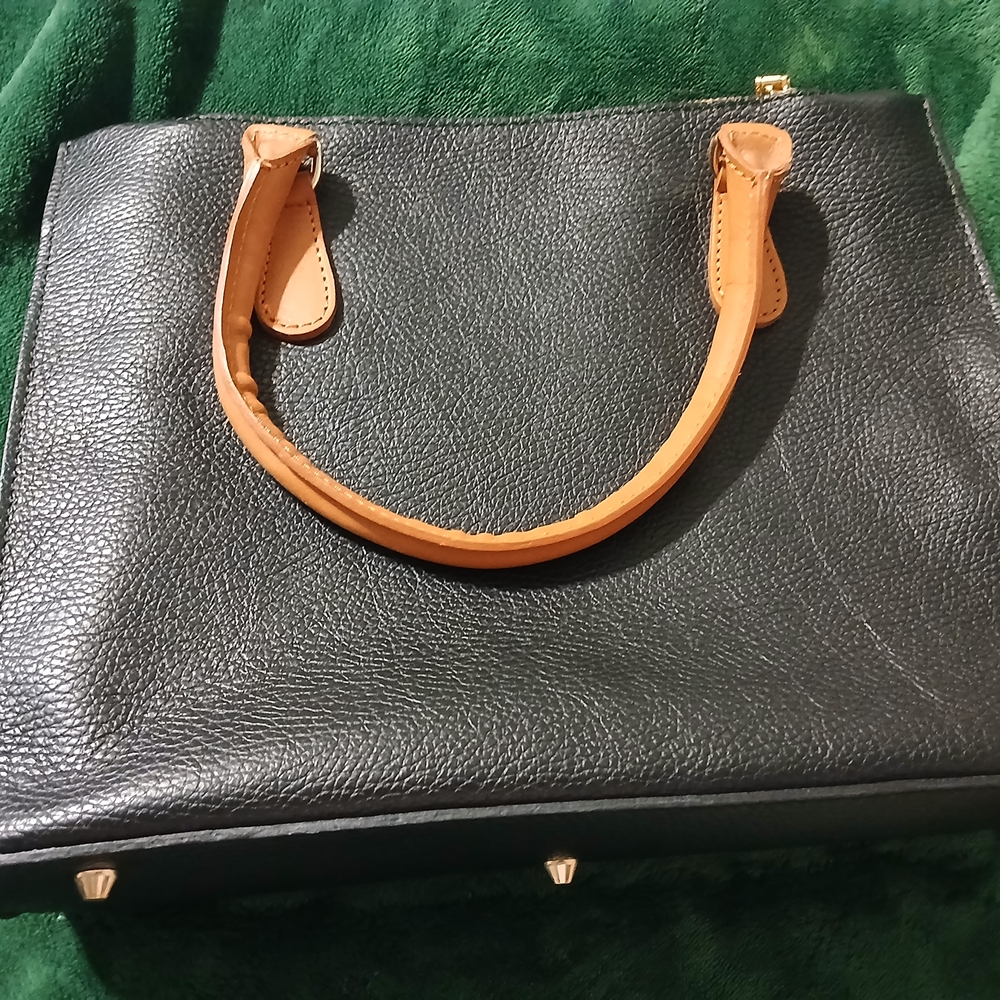 Valentina Black and Tan Leather Bag - Picture 4 of 9